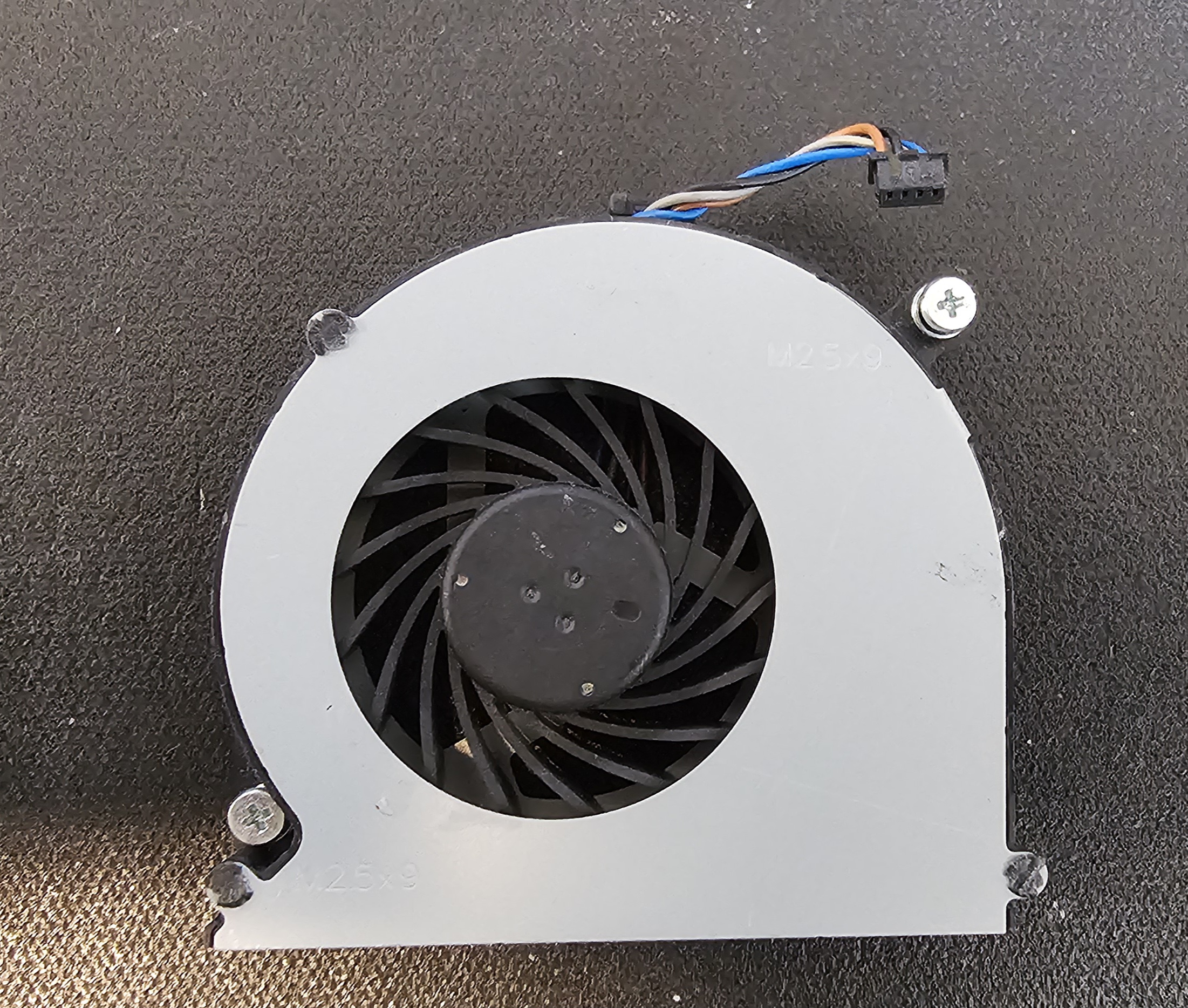 HP Probook 650 G1 738685-001 KSB0505HB-DA1B Fan