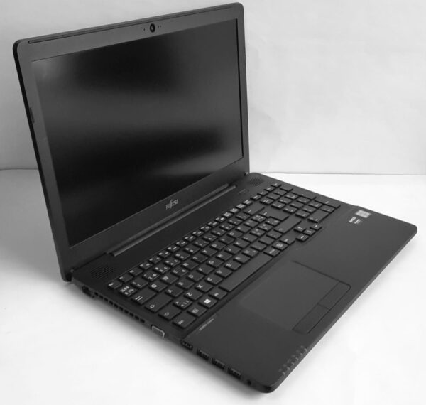 Fujitsu Lifebook E556 i5-6200U 8GB 128SSD 15,6" FHD M360 WLAN BT CAM W10P