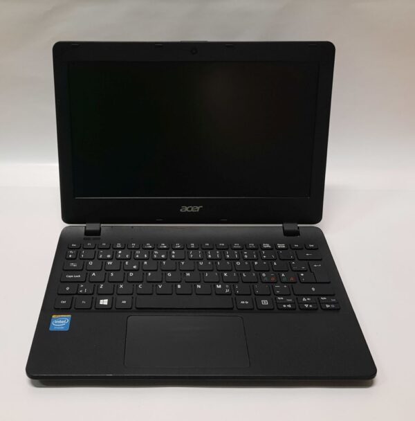 Acer ES1-131 N3050 11.6″ HD 8GB 32SSD